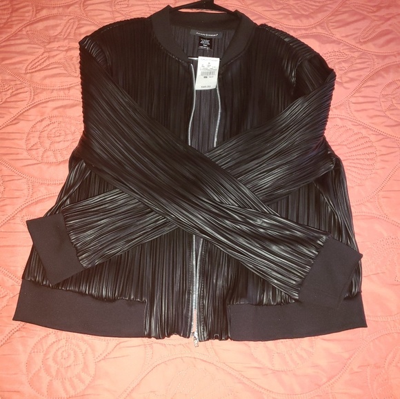 Jacket - Picture 3 of 5